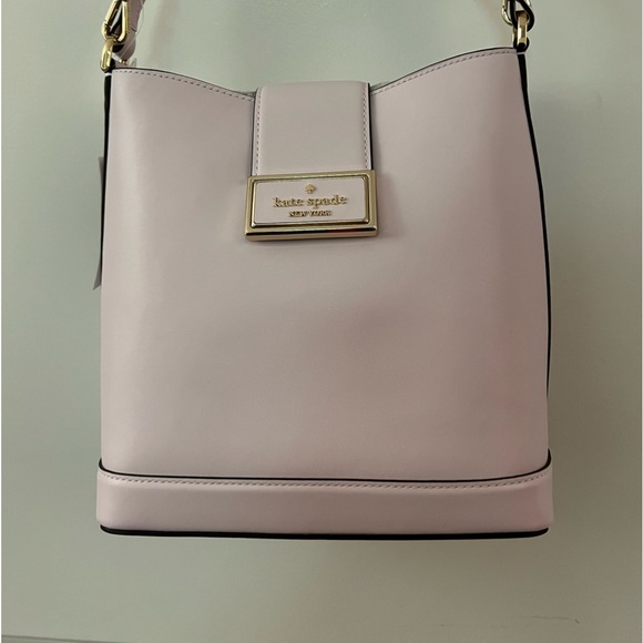 Kate Spade Reegan Smooth Leather Bucket Top Handle Purse in Pale Amethyst.NWT